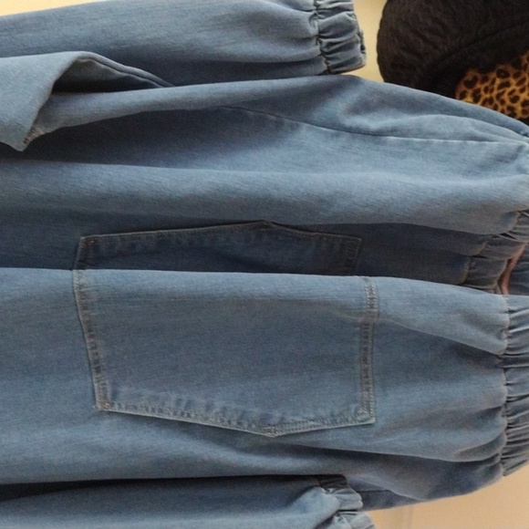 Clothes - Picture 2 of 4